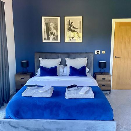 Stunning Modern Home Set In Beautiful Grounds. Bath Esterno foto