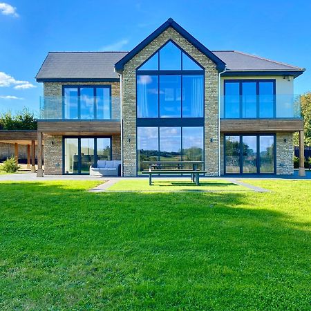 Stunning Modern Home Set In Beautiful Grounds. Bath Esterno foto
