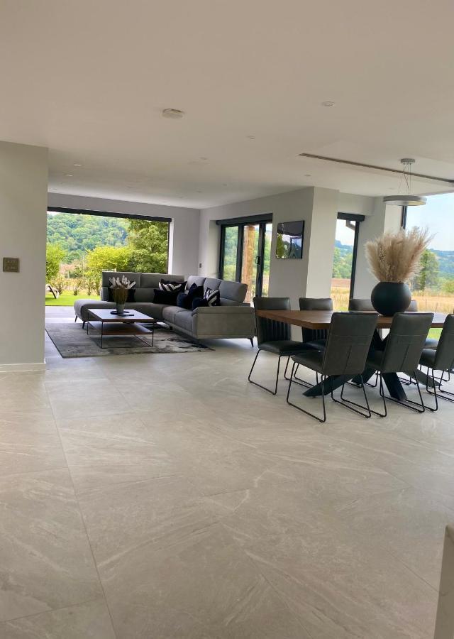 Stunning Modern Home Set In Beautiful Grounds. Bath Esterno foto