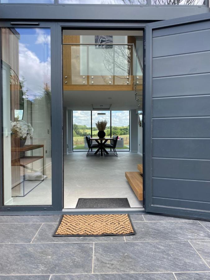 Stunning Modern Home Set In Beautiful Grounds. Bath Esterno foto